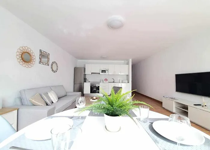 ** Costa Mathilda ** * Los Pocillos